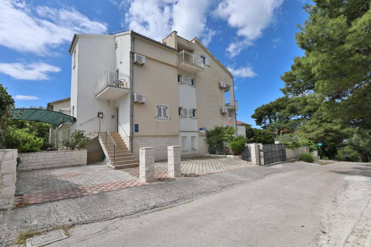 Seaside Apartments With A Swimming Pool Okrug Donji, Ciovo - 5244 Donji Okrug Exterior foto